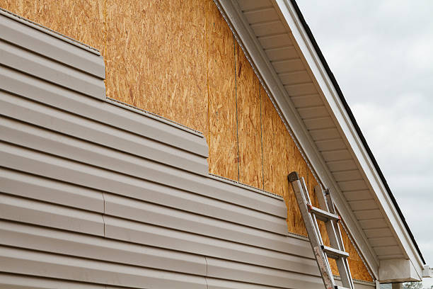Professional Vinyl Siding technician working in West Alexandria, OH